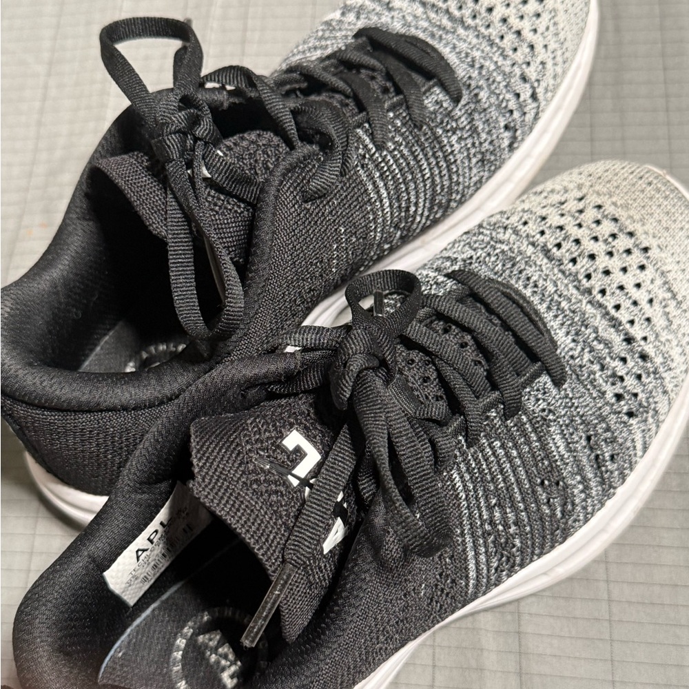 APL Athletic Propulsion Labs Techloom Black White Hombre Running Shoe 7.5